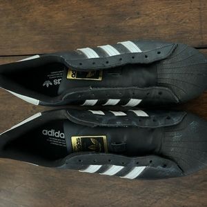 adidas superstar in black
